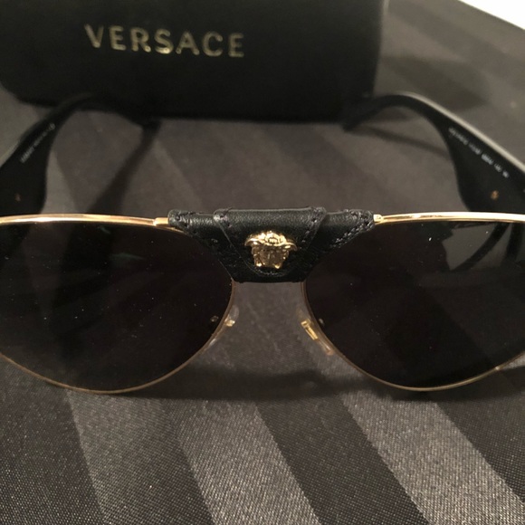 Authentic Versace sunglasses SOLD! - Picture 6 of 6